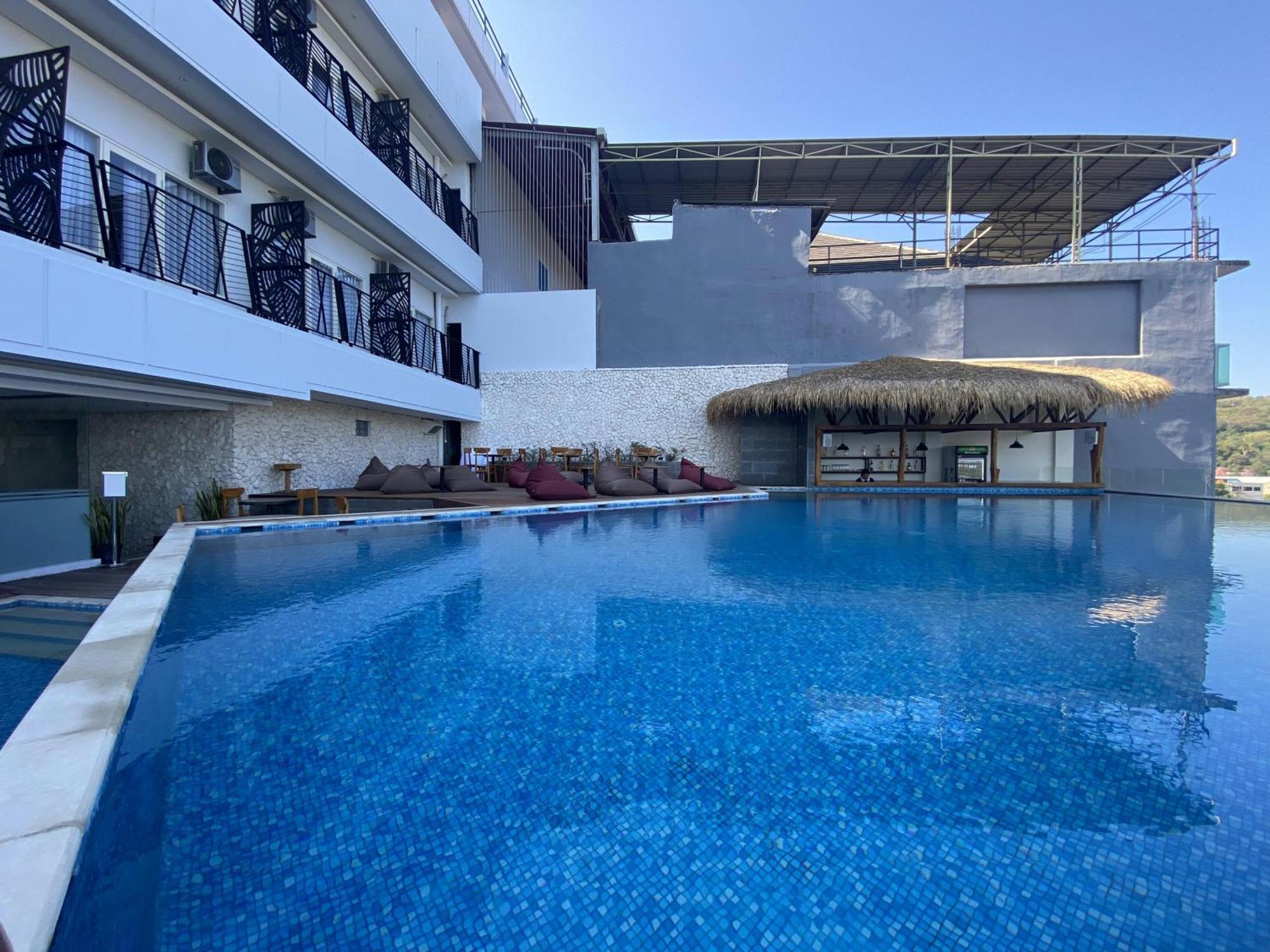 Zasgo Hotel Labuan Bajo Exteriör bild