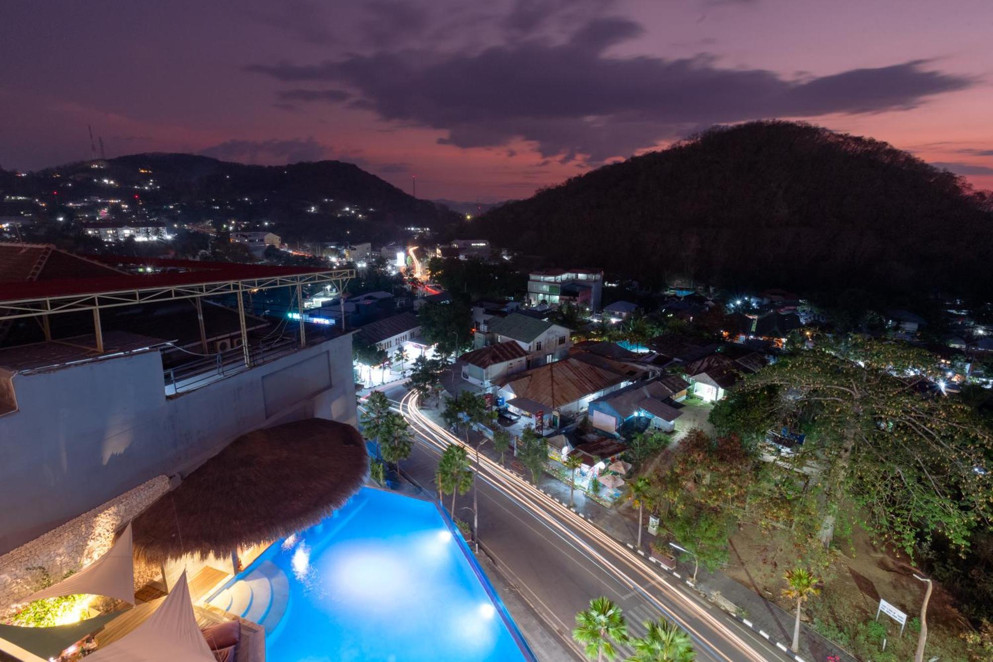 Zasgo Hotel Labuan Bajo Exteriör bild
