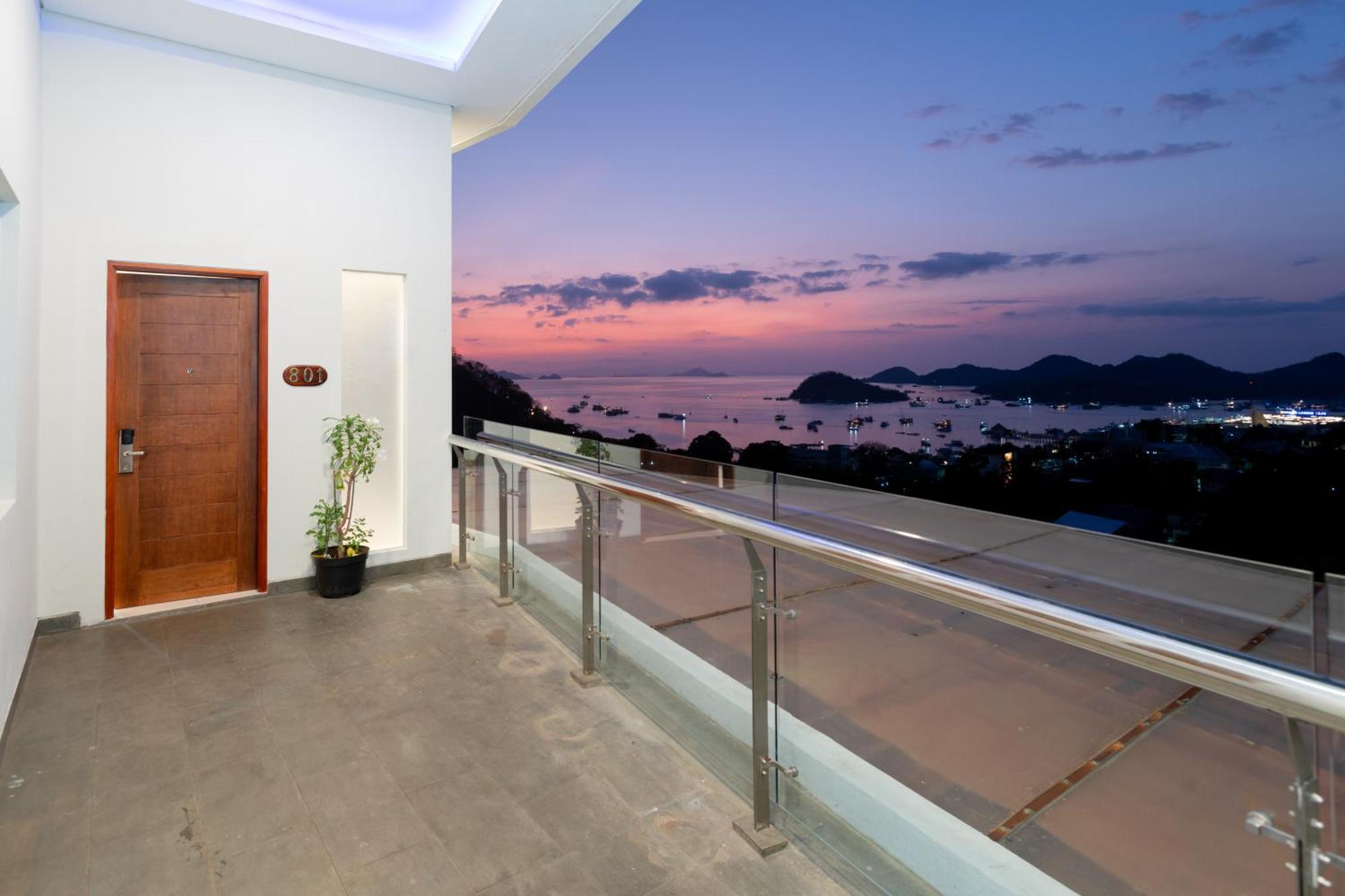 Zasgo Hotel Labuan Bajo Exteriör bild